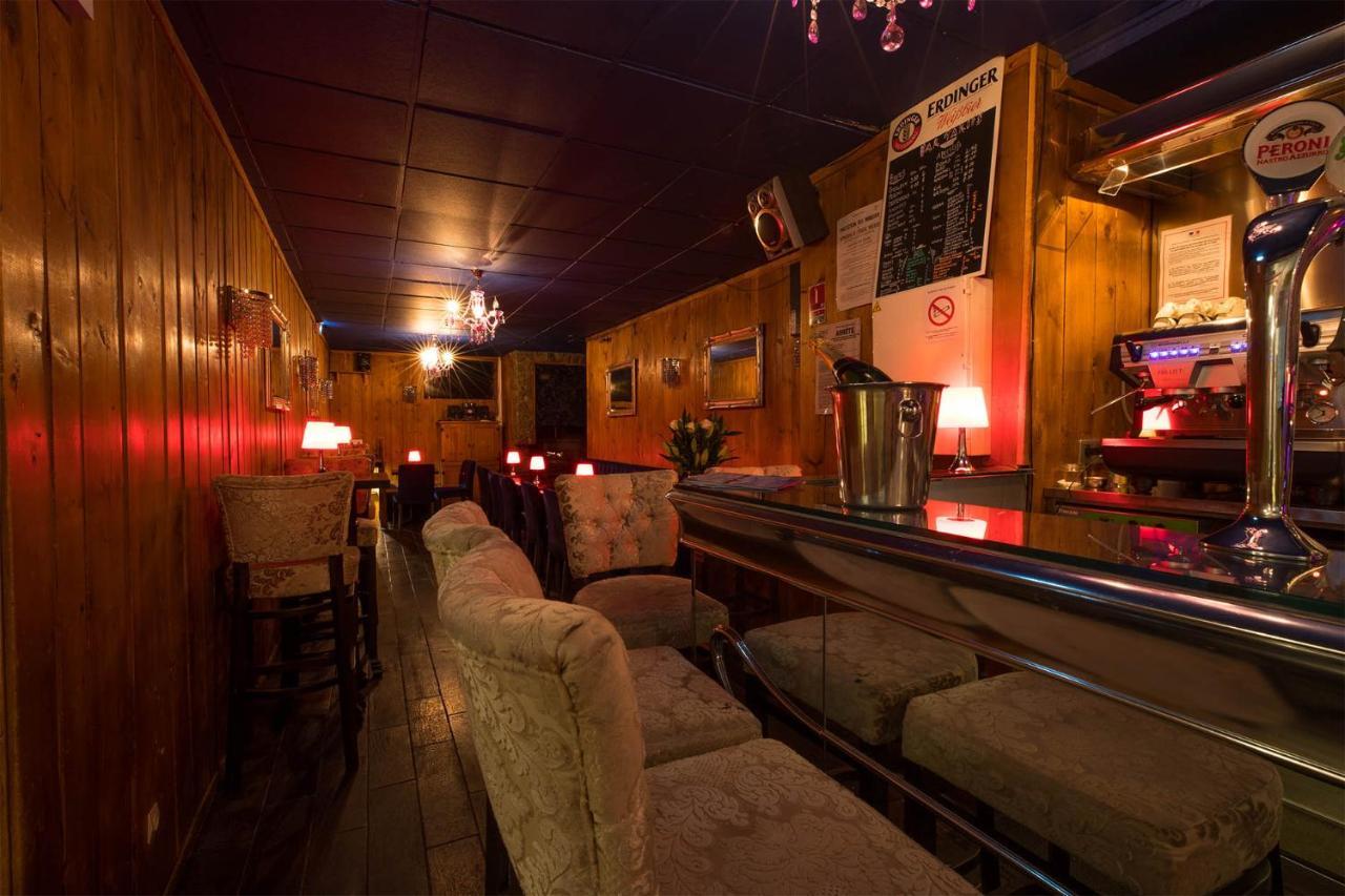 Madame Vacances - Hotel Courchevel Olympic Exterior photo